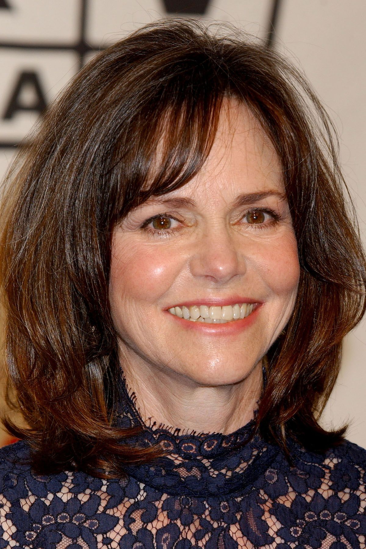 Sally Field Celebrity Haircut Hairstyles Celebrity In Styles