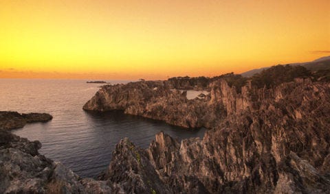 Coastal and oceanic landforms, Coast, Rock, Sunset, Natural landscape, Horizon, Terrain, Promontory, Dusk, Bank, Coastal and oceanic landforms, Coast, Rock, Sunset, Natural landscape, Horizon, Terrain, Promontory, Dusk, Bank,