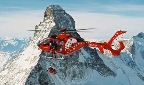 Helicopter, Rotorcraft, Natural environment, Aircraft, Mountainous landforms, Helicopter rotor, Mountain range, Aviation, Geological phenomenon, Travel, 