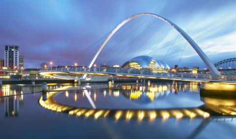 Metropolitan area, Reflection, Tied-arch bridge, Bridge, Architecture, Urban area, Metropolis, City, Cityscape, Landmark, 