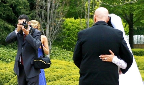 Wedding Rules Modern Etiquette Supersion Has It That S Bad Luck For The Groom To See Bride Dressed In White Before She Walks Down Aisle But A Lot Of Are Kicking