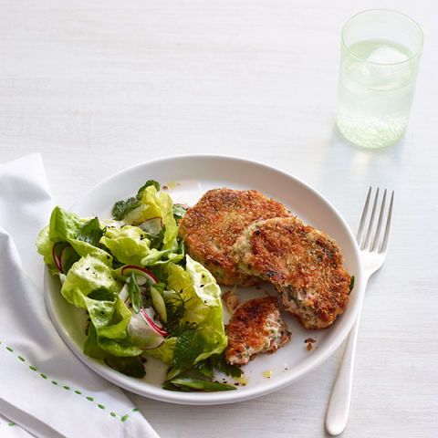 salmon cakes with spring green salad