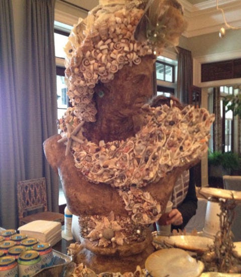 Shellshocked paula deen's statue