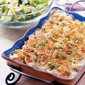Scalloped-Potatoes-with-Crumb-Topping-Recipe