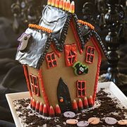 halloween cookies - haunted gingerbread cookie house
