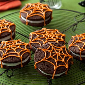 Spider-Cookie-Sandwiches-Recipe