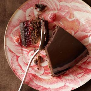 Dark-Rich-Chocolate-Cranberry-Cake-Recipe