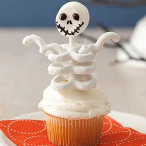 halloween treats - skeleton cupcakes