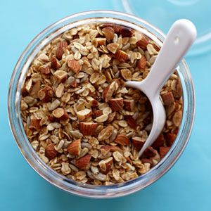 Crunchy-Almond-Granola-Recipe-2