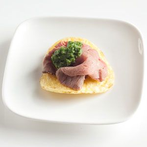 Roast-Beef-Potato-Chip-Bites-Recipe