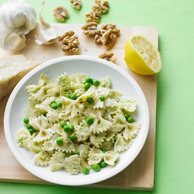 4th of july food pasta with walnut pesto and peas
