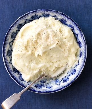 Garlic-and-Rosemary-Infused-Mashed-Potatoes-Recipe