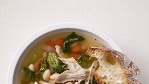 https://hips.hearstapps.com/wdy.h-cdn.co/assets/cm/15/09/54ef9009ee711_-_chicken-soup-smoked-sausage-white-beans-greens-xl.jpg?crop=1xw:0.4891304347826087xh;center,top&resize=1200:*