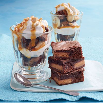 peanut butter brownie trifle with bananas and caramel