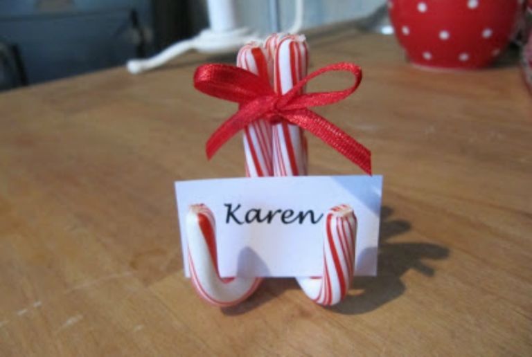 25 Candy Cane Crafts - DIY Decorations With Candy Canes