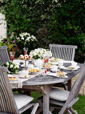 Seasonal Celebration <p>Spring is right around the corner. Welcome the warmer weather by gathering friends for a fun garden-themed party. Read on and click through for planning pointers and creative decor ideas that promise the most festive of fetes.</p> <p><strong><strong>The Party Plan</strong></strong></p> <p>Ask guests to bring a few packets of their favorite plant seed to share with the group. (Tell them that each packet will be split between two people. Confirm the final head count with guests a few days before the gathering.) At the party, exchange the seeds and your best dirt: gardening advice and the most successful plants—or ones to avoid.</p>
