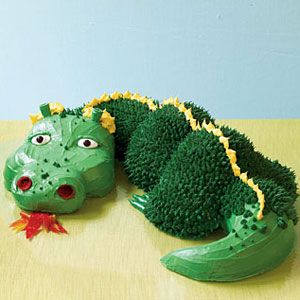 RARE WILTON FIRE BREATHING MYSTICAL DRAGON CAKE PAN ICE CREAM RICE