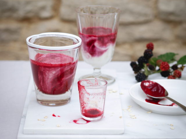 Food, Drink, Pomegranate, Juice, Non-alcoholic beverage, Wine cocktail, Fruit, Ingredient, Berry, Plant, 