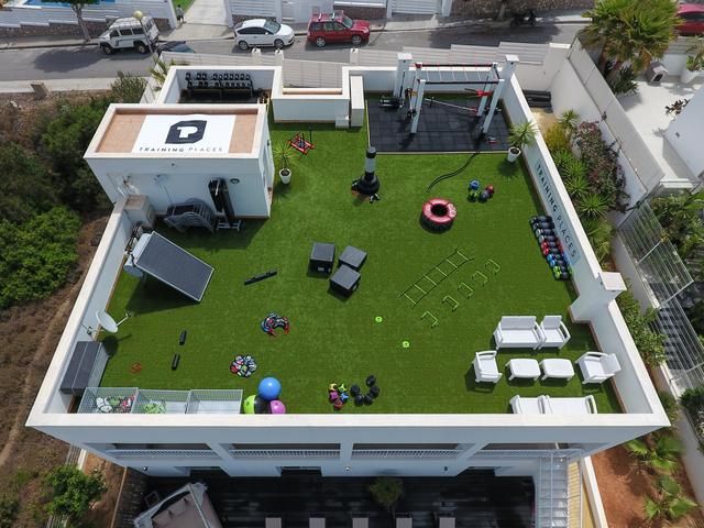 Grass, Residential area, Urban design, House, Games, Scale model, Architecture, Artificial turf, Aerial photography, Roof, 